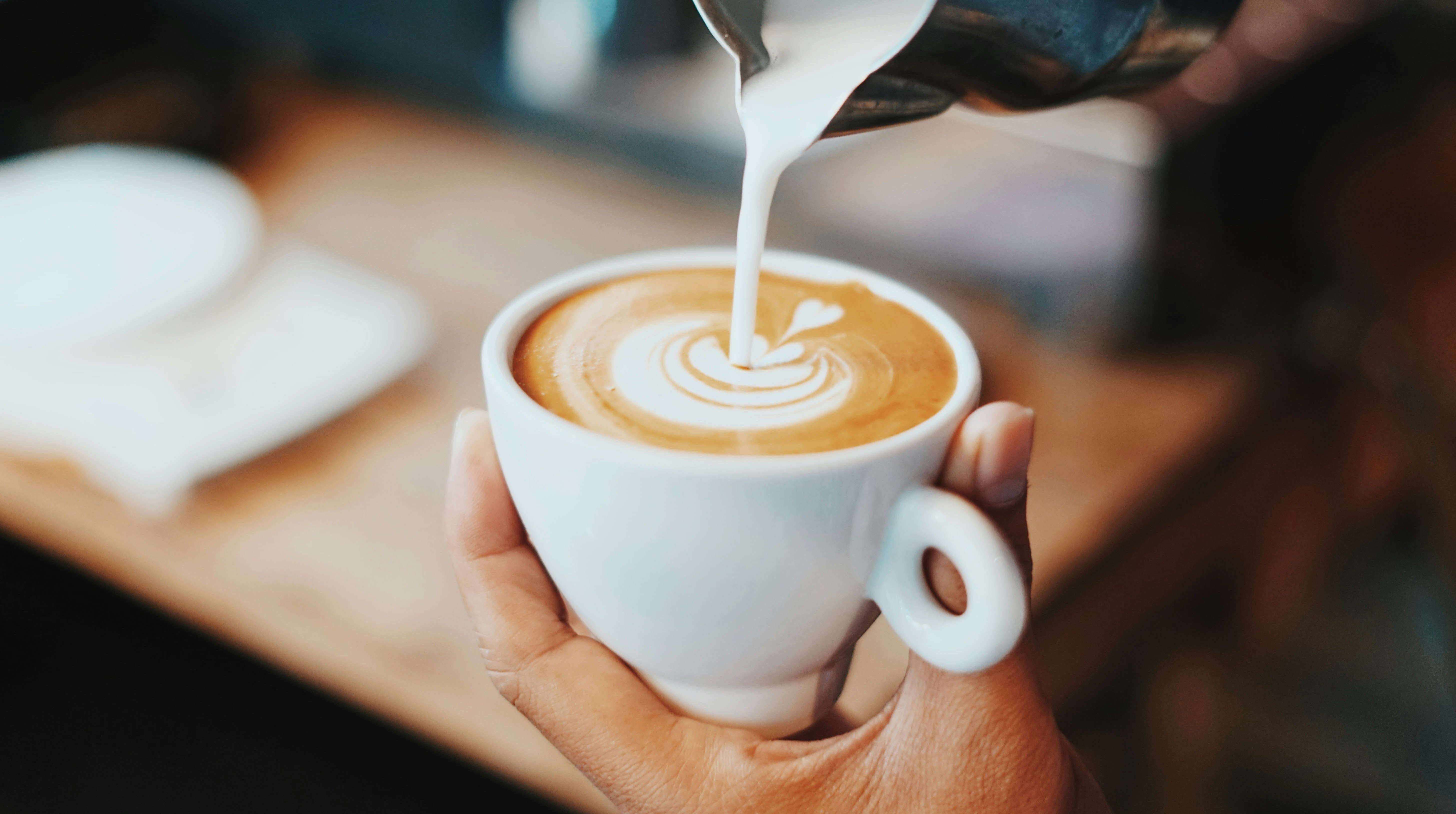 コーヒーをつくっている様子